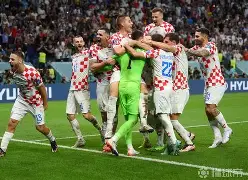 巴西豪取胜利，锁定世界杯晋级的简单介绍