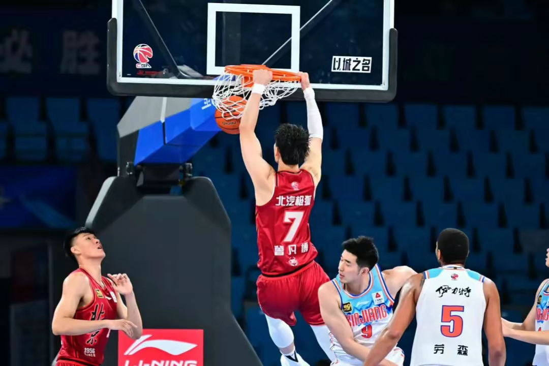 陕西男篮不负众望击败北京队，展现实力强劲(陕西男篮不负众望击败北京队,展现实力强劲的球员)