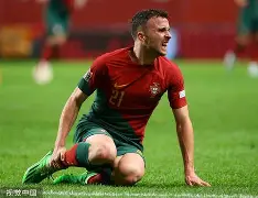 包含圣埃蒂安战胜马赛，法国足坛悬念不断的词条