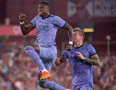 包含阿尔梅里亚凭借绝杀,豪取关键三分的词条 包含阿尔梅里亚凭借绝杀,豪取关键三分的词条