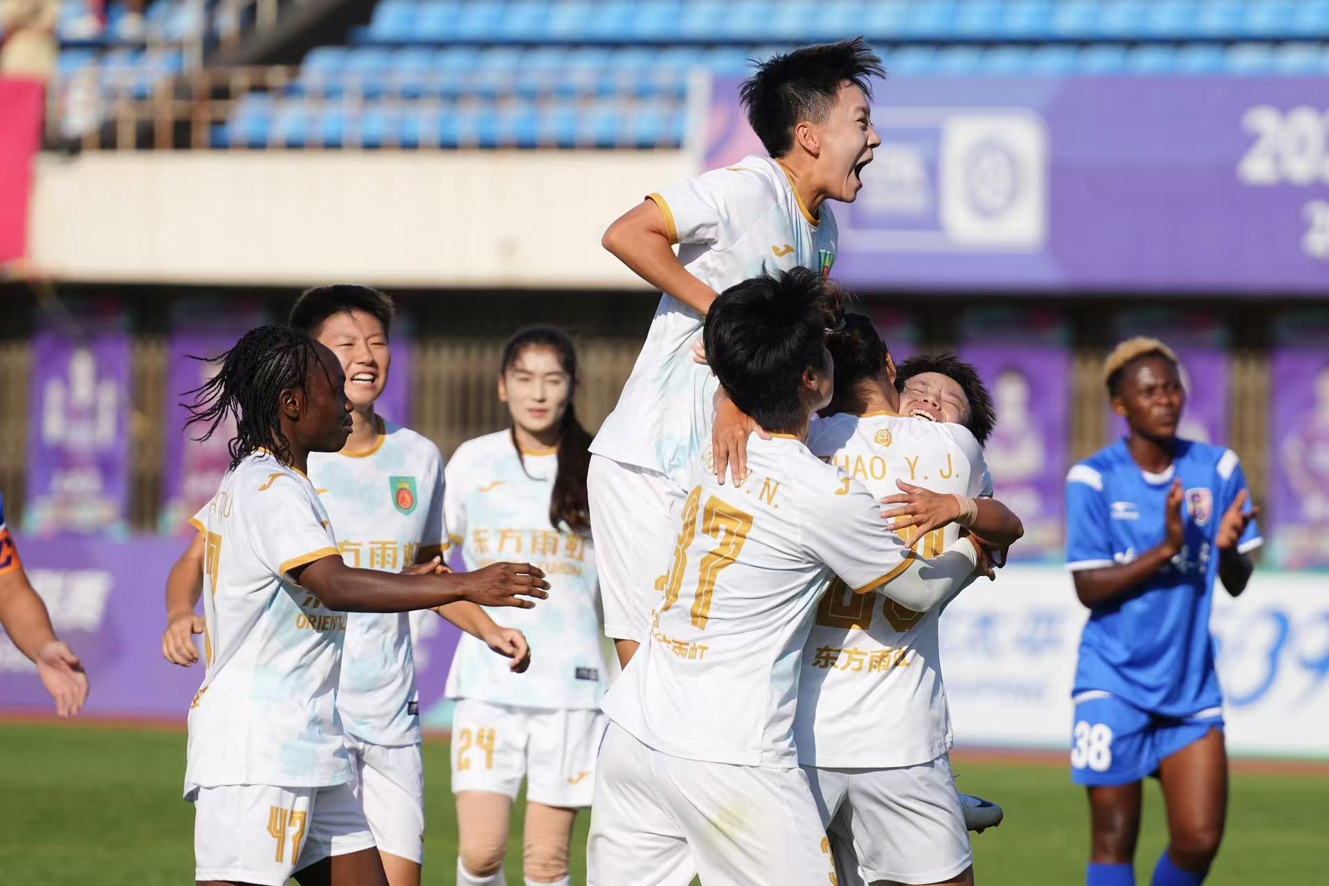 关于强队：女足比赛冠军杯赛季前热身拉开序幕的信息